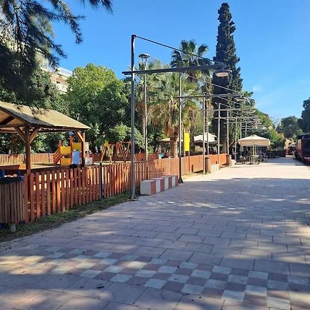 Δίπλα Στο Πάρκο Apartment Kalamata Exterior photo